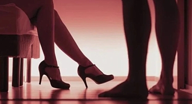 Yapay zekaya yetişkin film izletince davalık oldular!