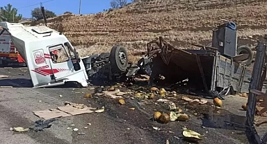 Yolcu otobüsü ile kavun yüklü kamyon çarpıştı; 3 ölü, 7 yaralı