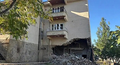 Deprem Bölgesinde yıkılması gereken hasarlı binalar yıkılmıyor!