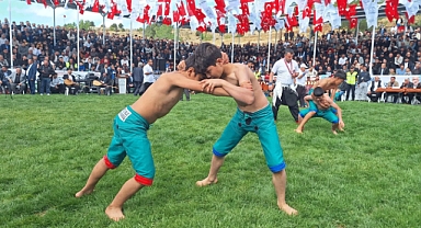 Dulkadiroğlu'nda Ata Sporu Şöleni: 14. Bertiz Baydemirli Kısa Şalvar Güreş Festivali Coşkusu