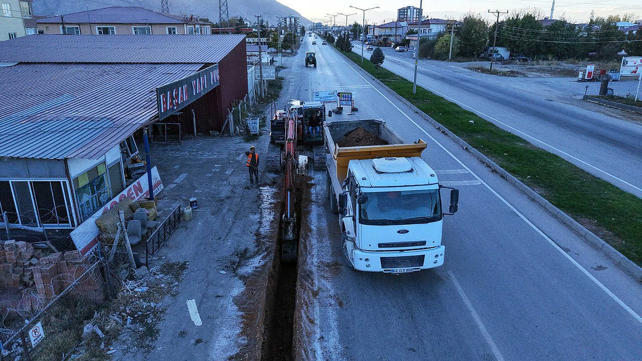 Elbistan’da 2 Mahallenin Daha İçmesuyu Sorunu Çözüme Kavuşuyor!