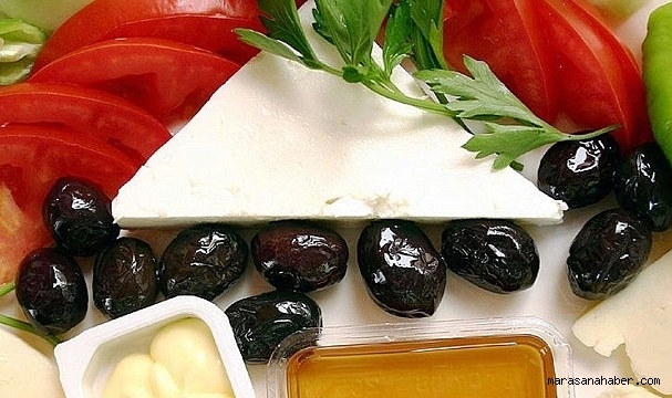 Kahvaltının Vazgeçilmez İkilisi Meğer Zararlıymış! Uzmanlardan Zeytin ve Peynir Uyarısı