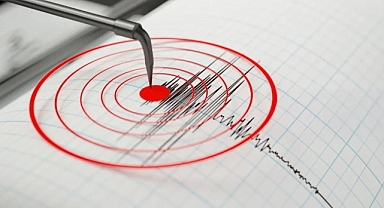 Marmara’da korkutan deprem! İstanbul’da vatandaşlar sokağa döküldü!