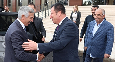 Vali Ünlüer’den KMTSO’nun Yeni Hizmet Binasına Ziyaret!