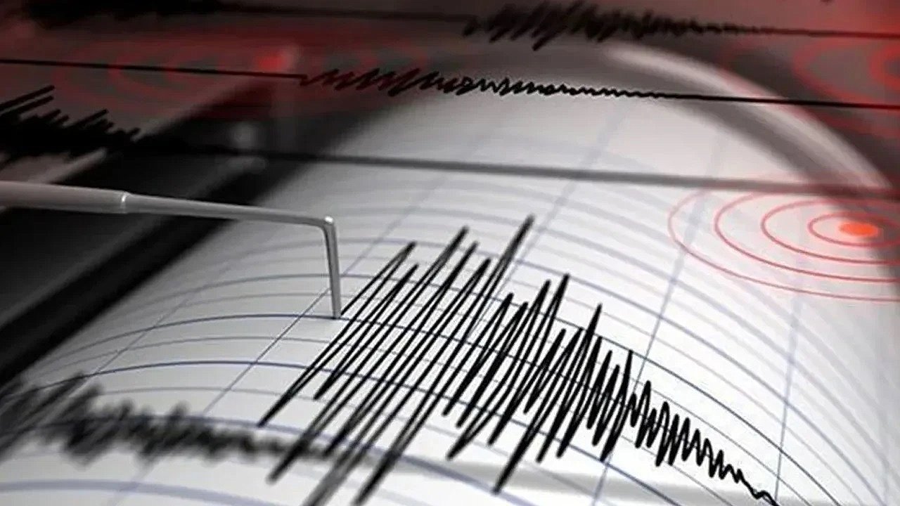 Balıkesir Sındırgı yine sallandı! Deprem çevre illerden de hissedildi