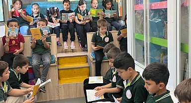 Bir Otobüs Bin Hayal; Mobil Çocuk Kütüphanesi Çocuklarla Buluştu
