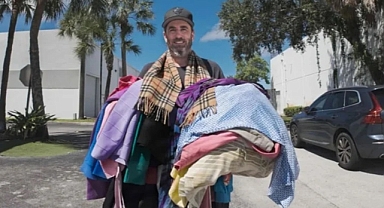 Bozuk telefon hayatını değiştirdi: İşsiz babadan milyon dolarlık imparatorluğa!