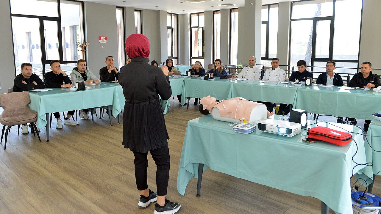 Kahramanmaraş Büyükşehir personeline ilk yardım eğitimi!
