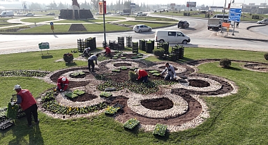 Kahramanmaraş’ta Kent estetiğine 500 bin çiçek!