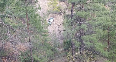 Kahramanmaraş’ta Otomobil Uçuruma Yuvarlandı: Sürücü Yaralandı