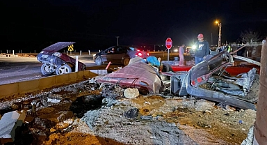Kahramanmaraş'taki kazada Tofaş paramparça oldu! 2 yaralı
