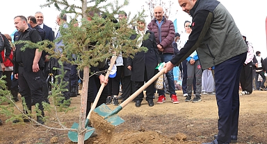 Onikişubat Belediyesi, Milli Ağaçlandırma Günü’nde yanan alanları yeniden yeşertti!