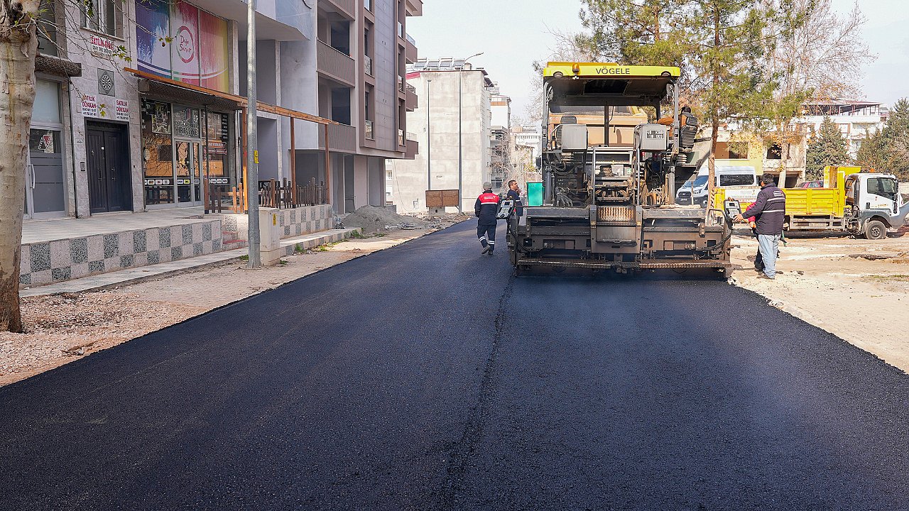 Büyükşehir, Pazarcık Atatürk Caddesi’ni Asfaltlıyor!