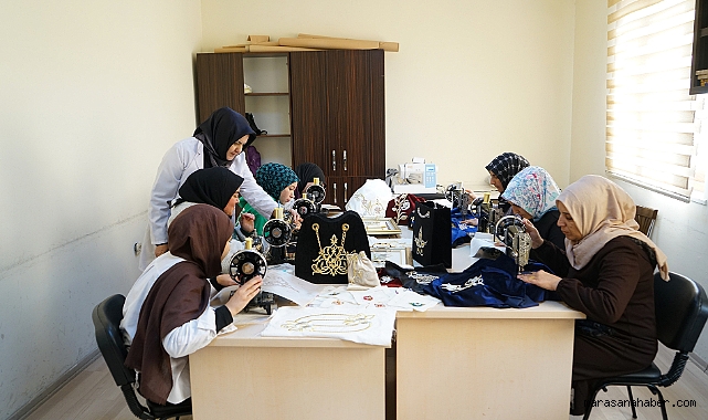 Kadınlar Büyükşehir’in atölyelerinde sanatla hayata dokunuyor!