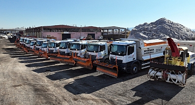 Kahramanmaraş'ta ekipler hazır kıta bekliyor! 222 Araç ve 330 Personel göreve hazır