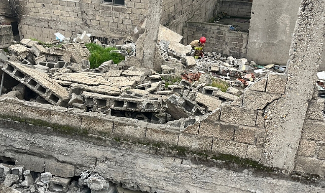 Kahramanmaraş'ta Metruk Bina Çöktü!
