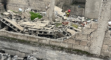 Kahramanmaraş'ta Metruk Bina Çöktü!