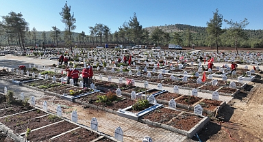 Kahramanmaraş’ta Mezarlıklarda Bakım ve Düzenleme Çalışması!