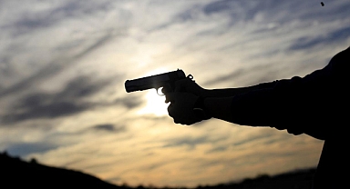 Kahramanmaraş’ta Sokak Ortasında Silahlı Saldırı: 2 Kişi Yaralandı