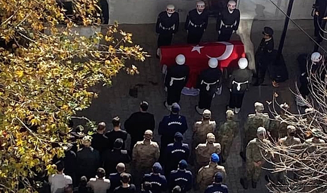 Kahramanmaraş'ta terhis izinli asker gözyaşlarıyla son yolculuğuna uğurlandı!