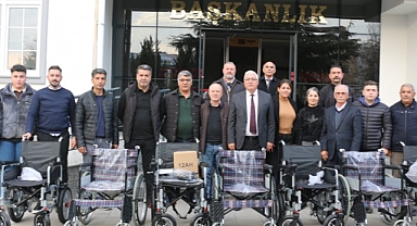 Pazarcık Belediyesi’nden Engelli Bireylere Destek: Akülü Tekerlekli Sandalyeler Teslim Edildi