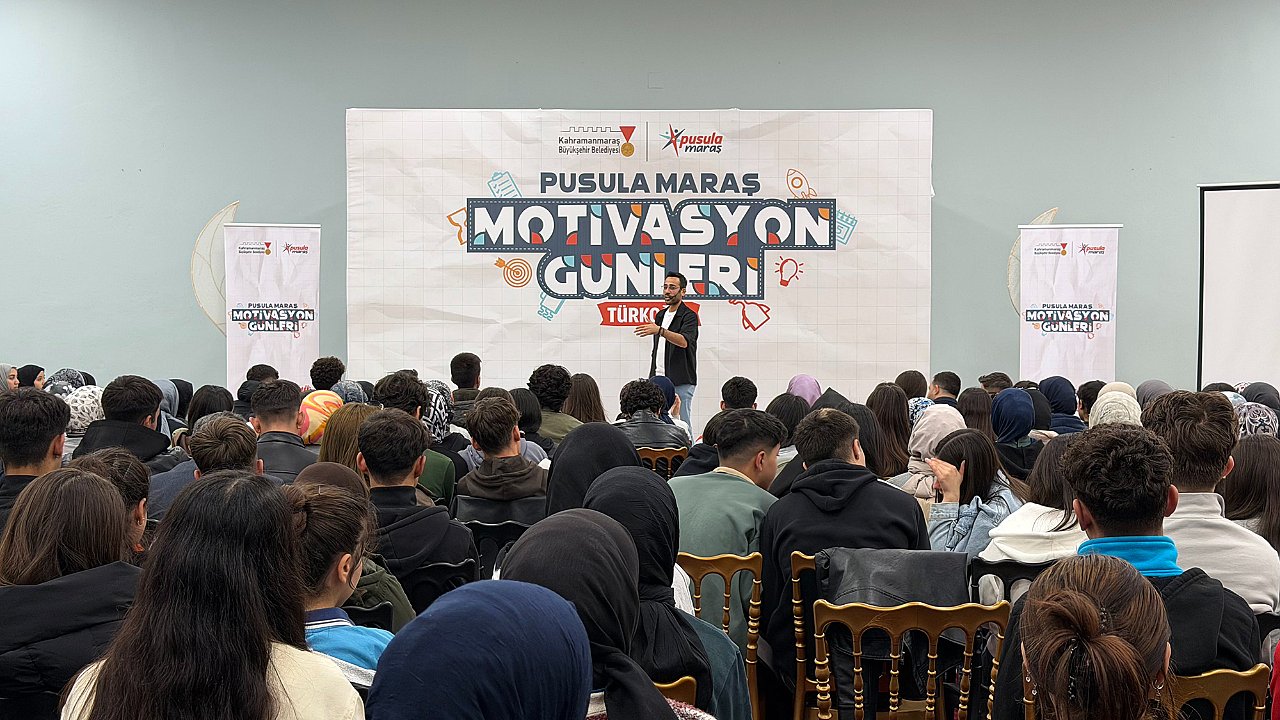 Sınavlara Hazırlıkta Büyükşehir Desteği; Gri Koç'la Motivasyon Günleri Başladı