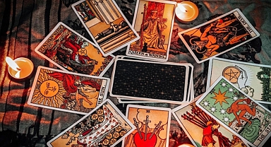 23 Ocak Günlük Tarot Falı: Cuma Günü Seni Hangi Enerjiler Bekliyor?