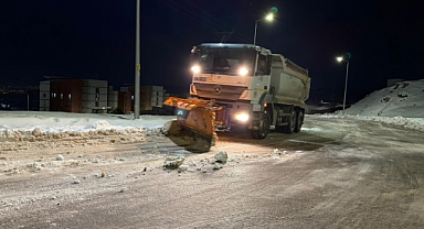Büyükşehir’den Önsen ve Kurtlar’da Kar ve Buzlanmaya Karşı Etkin Mücadele