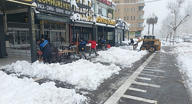 Büyükşehir, Yürüyüş Yollarını da Temizliyor!