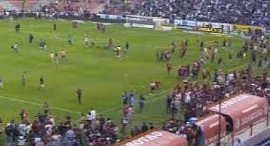 Futbol maçına silahlı saldırı! 11 ölü