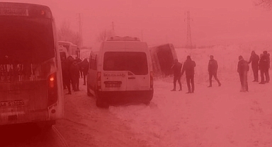 Kahramanmaraş Afşin’de İşçi Servisi Kaza Yaptı: Yaralılar Hafif Sıyrıklarla Kurtuldu