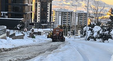 Kahramanmaraş Büyükşehir, Buzlanmanın Önüne Geçmek İçin aralıksız çalışıyor!