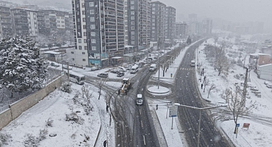 Kahramanmaraş Büyükşehir’den Kar Yağışı Sonrası Arterlere Anında Müdahale!