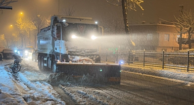 Kahramanmaraş Büyükşehir, Kar Mesaisini Gece Saatlerinde de Kesintisiz Sürdürüyor