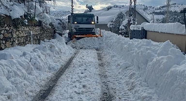 Kahramanmaraş Büyükşehir, Kırsalda Karla Mücadelesini Kesintisiz Sürdürüyor!