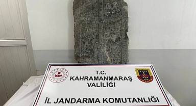 Kahramanmaraş’ta define avcıları mezar taşıyla yakalandı!