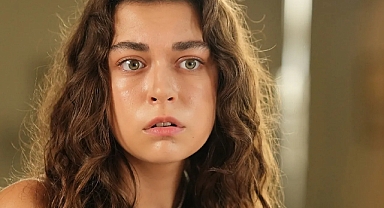 Kızılcık Şerbeti Kübra Kimdir? Çağla Naz Kargı Kimdir, Kaç Yaşında, Hangi Dizilerde Oynadı?