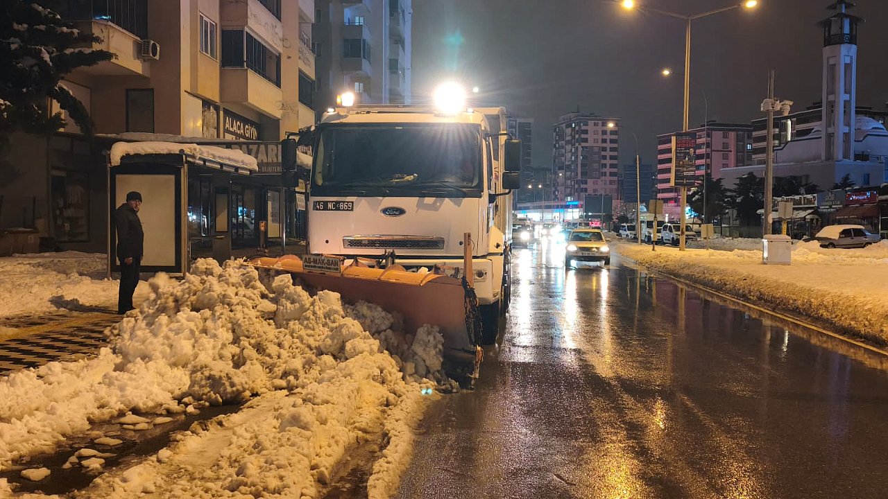 Şehir Merkezinde Arterler Ulaşıma Açık, Buzlanmaya Geçit Yok!