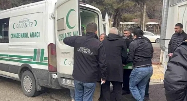 Tıra çarpan araç 3 kardeşe mezar oldu