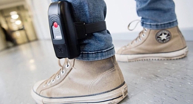 Akran zorbalığına, elektronik kelepçe!