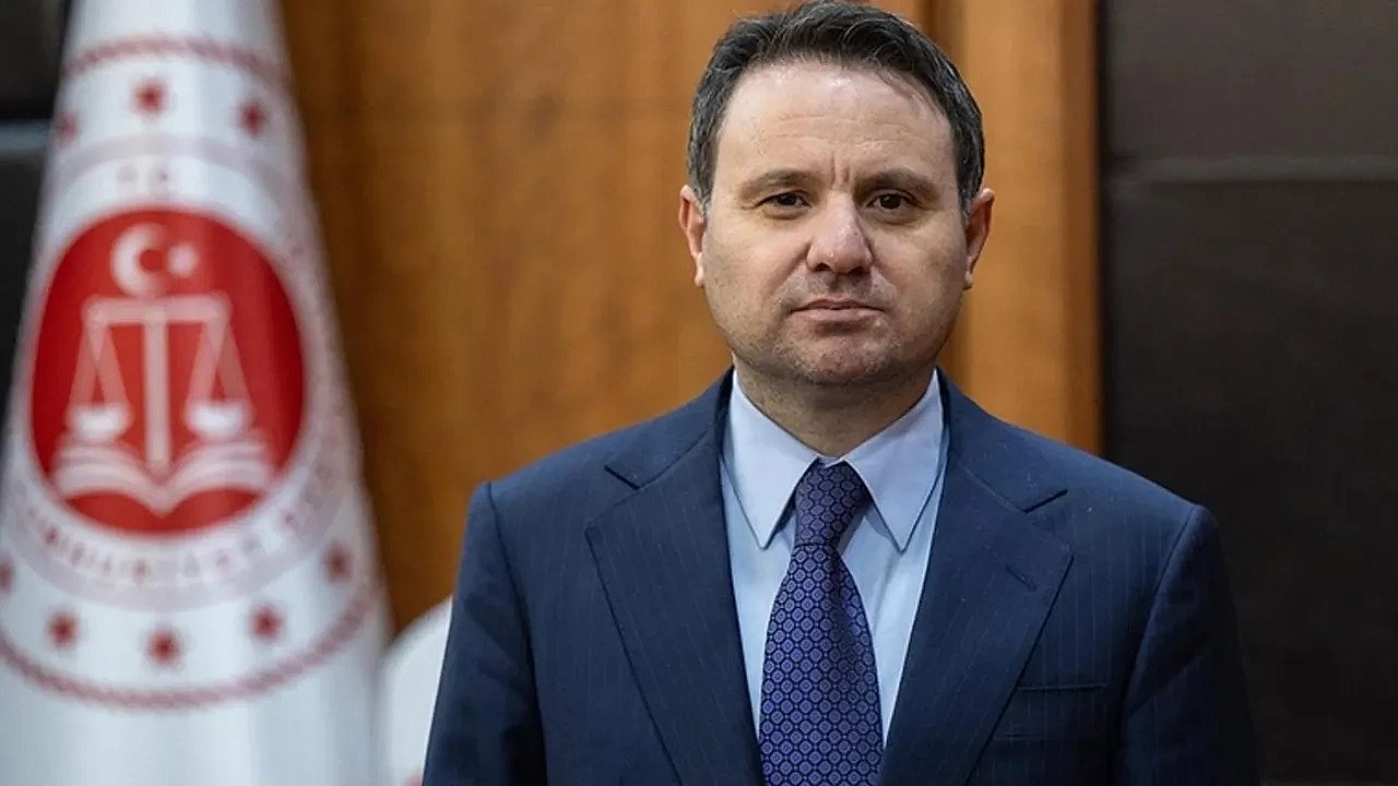 Bakan Gürlek’ten Sosyal Medya Açıklaması: “İtibar Suikastı Tarih Olacak”