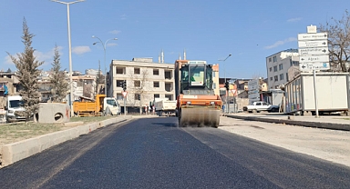 Büyükşehir, Altyapı Sonrası Yol Yenilemelerini Durmaksızın Sürdürüyor!