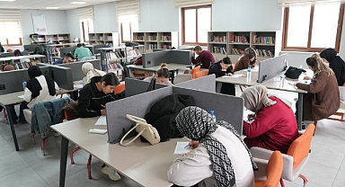 Büyükşehir’den Başarıya Giden Yolda Öğrencilere KPSS Provası!