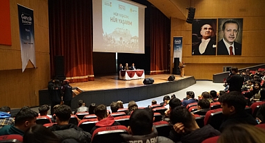 “Hür Yaşadım, Hür Yaşarım” Konferansı Gençleri Millî Mücadele Ruhu ile Buluşturdu