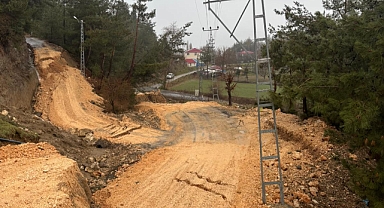 Kahramanmaraş'ta Andırın-Suluyayla Yolu Heyelan Nedeniyle Çöktü!