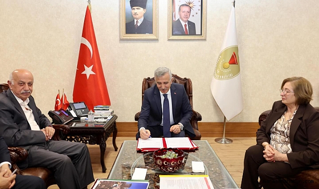 Kahramanmaraş’ta Eğitim Seferberliği: Erdoğan Gümüşer Ortaokulu İçin İmzalar Atıldı