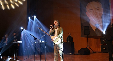 Kahramanmaraş’ta Kurtuluş Coşkusu Ali Kınık Konseriyle Taçlandı!