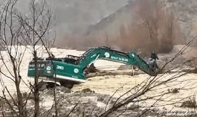 Kahramanmaraş’ta Mahsur Kalan Vatandaşı "Kepçe" Kurtardı!