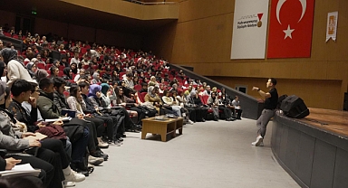 Onikişubat Belediyesi’nin YKS ve KPSS Kazandıran Taktikler Kampı yoğun katılımla başladı!