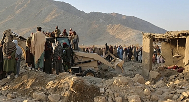 Pakistan ve Afganistan Arasında savaş!